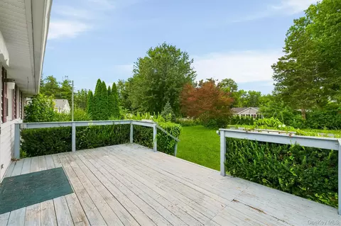 Exterior - 4 Broadview Rd, Poughkeepsie, NY 12603 photo 8 of 21