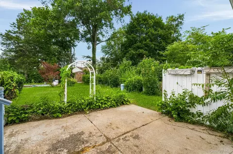 Exterior - 4 Broadview Rd, Poughkeepsie, NY 12603 photo 13 of 21