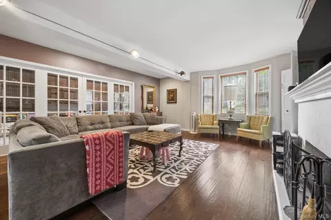 Living - 3011 Murray St, Flushing, NY 11354 photo 1 of 1