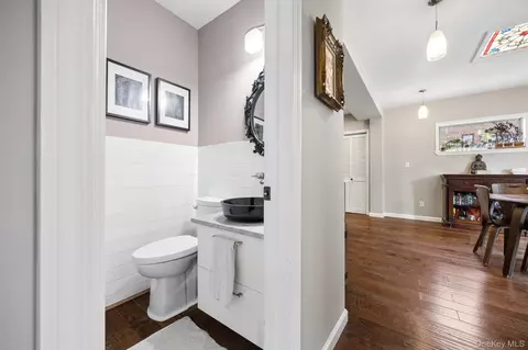 Bath - 3011 Murray St, Flushing, NY 11354 photo 1 of 4