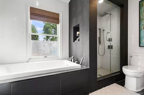 Bath - 3011 Murray St, Flushing, NY 11354 photo 2 of 4