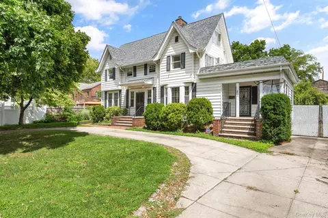 Exterior - 3011 Murray St, Flushing, NY 11354 photo 2 of 6