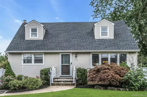 195 Nims Ave, West Babylon, NY 11704
