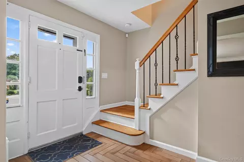 Entry Way - 39 Park Dr, Ossining, NY 10562 photo 2 of 2