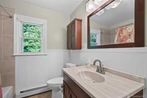 Bath - 39 Park Dr, Ossining, NY 10562 photo 3 of 3