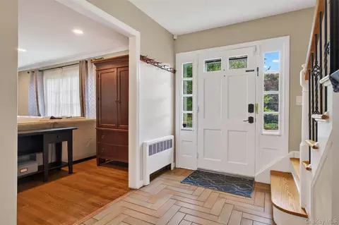Entry Way - 39 Park Dr, Ossining, NY 10562 photo 1 of 2
