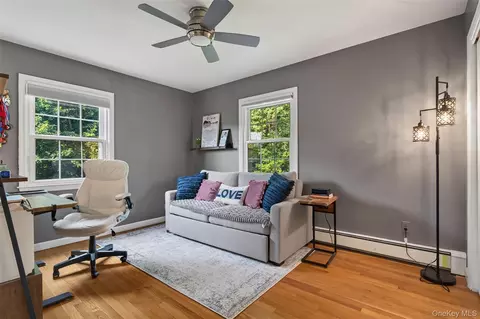Bedroom - 39 Park Dr, Ossining, NY 10562 photo 2 of 5