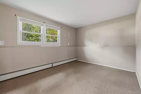 Bedroom - 5 Mcgarrah Rd, Monroe, NY 10950 photo 6 of 7