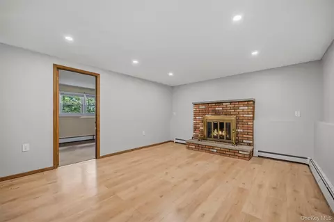 Living - 5 Mcgarrah Rd, Monroe, NY 10950 photo 6 of 8