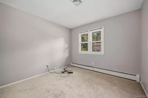 Bedroom - 5 Mcgarrah Rd, Monroe, NY 10950 photo 5 of 7