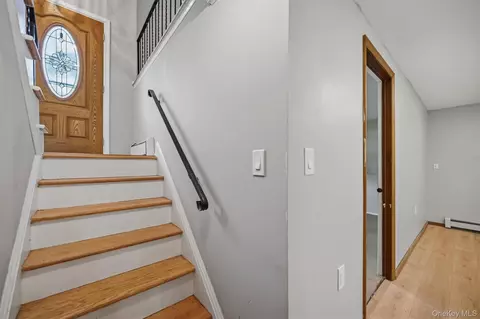 Entry Way - 5 Mcgarrah Rd, Monroe, NY 10950 photo 3 of 3