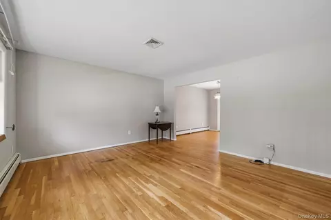 Living - 5 Mcgarrah Rd, Monroe, NY 10950 photo 2 of 8