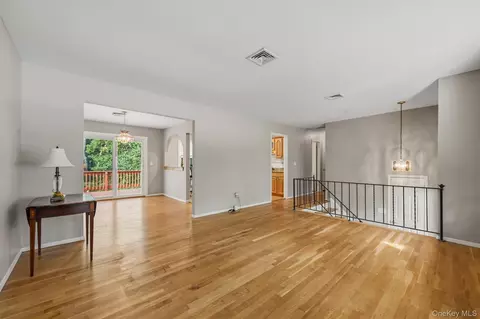 Living - 5 Mcgarrah Rd, Monroe, NY 10950 photo 3 of 8