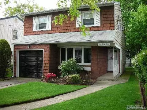 148 Cedar St, Valley Stream, NY 11580