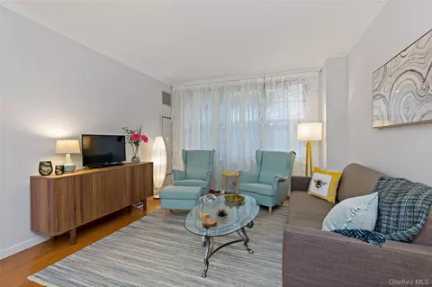 300 Mamaroneck Ave #315, White Plains, NY 10605