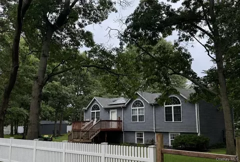 224 Country Rd # C, Medford, NY 11763