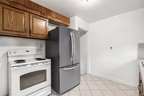 Kitchen - 2 Argyle Rd, Rye Brook, NY 10573 photo 1 of 3