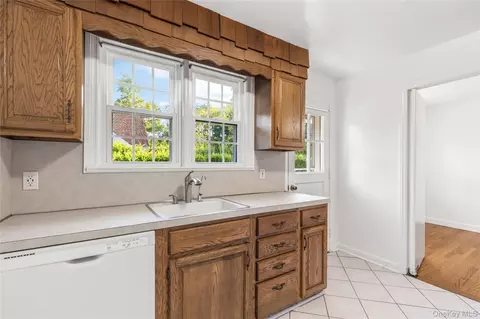 Kitchen - 2 Argyle Rd, Rye Brook, NY 10573 photo 2 of 3