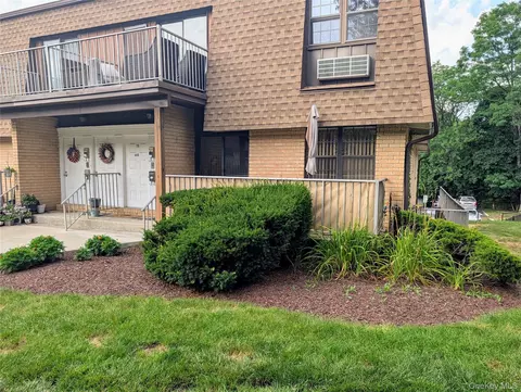 440 Carpenter Ave #16, Newburgh, NY 12550