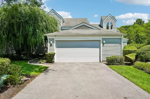 38 Woodlands Dr, Tuxedo, NY 10987