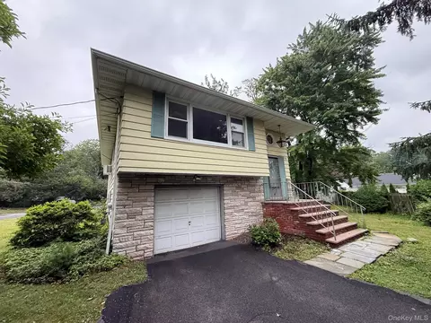 198 Cardean Pl, Orangetown, NY 10965