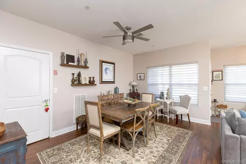 Dining - 54 Barley Ln #54L, Patchogue, NY 11772 photo 2 of 2