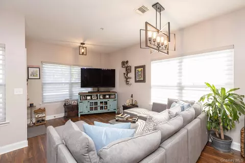 Living - 54 Barley Ln #54L, Patchogue, NY 11772 photo 1 of 3