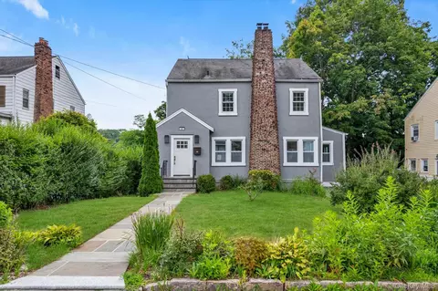 42 Stratford Rd, Scarsdale, NY 10583