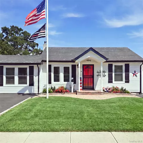 1363 Manatuck Blvd, Bay Shore, NY 11706