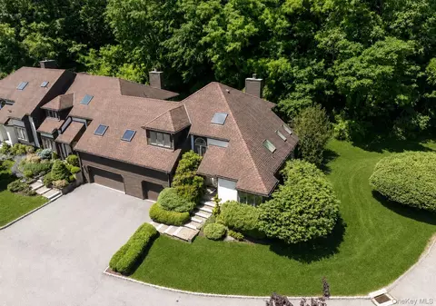 31 Cotswold Dr, North Salem, NY 10560