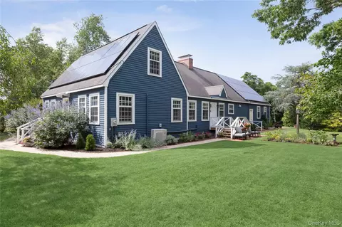 9 Aberdeen Ln, Southampton, NY 11968