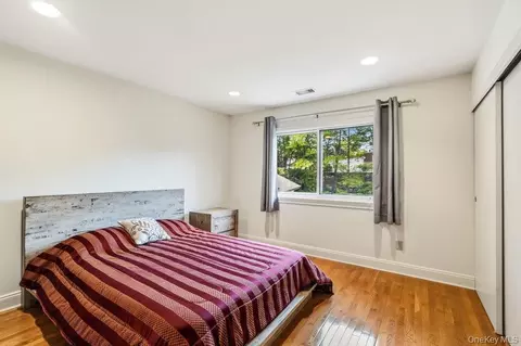 Bedroom - 11 Maple Run Dr, Jericho, NY 11753 photo 3 of 3