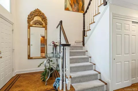 Entry Way - 11 Maple Run Dr, Jericho, NY 11753 photo 1 of 1