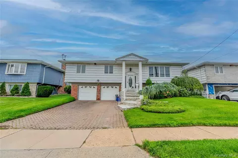 3232 Ocean Harbor Dr, Oceanside, NY 11572
