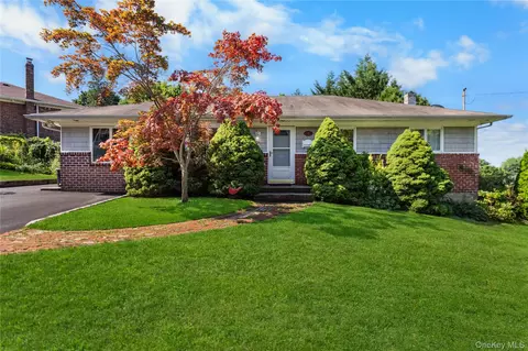 23 Charmian St, Huntington Station, NY 11746