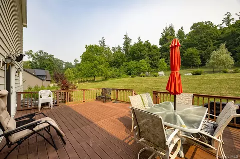 Exterior - 192 E Hook Rd, East Fishkill, NY 12533 photo 3 of 11