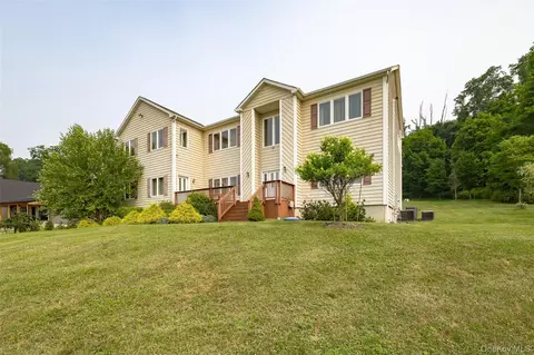Exterior - 192 E Hook Rd, East Fishkill, NY 12533 photo 11 of 11