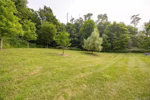 Exterior - 192 E Hook Rd, East Fishkill, NY 12533 photo 10 of 11
