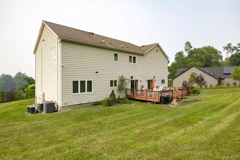 Exterior - 192 E Hook Rd, East Fishkill, NY 12533 photo 6 of 11