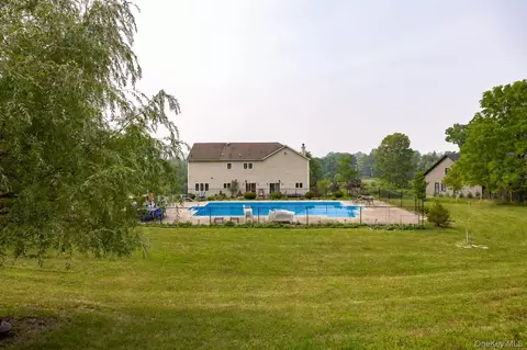Exterior - 192 E Hook Rd, East Fishkill, NY 12533 photo 5 of 11