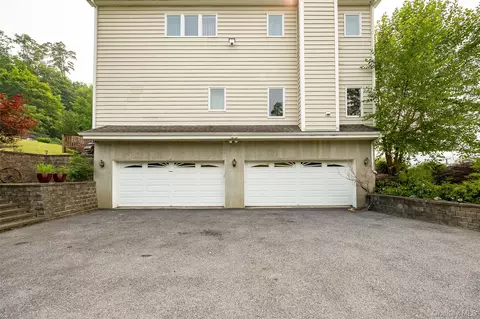 Exterior - 192 E Hook Rd, East Fishkill, NY 12533 photo 7 of 11