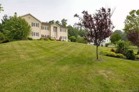 Exterior - 192 E Hook Rd, East Fishkill, NY 12533 photo 2 of 11