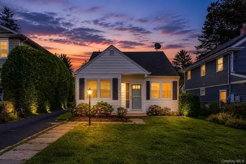 104 Fairfield Ave, North Hempstead, NY 11050