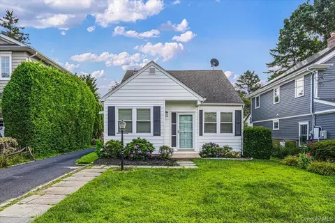 104 Fairfield Ave, North Hempstead, NY 11050