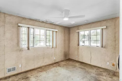 Bedroom - 8 Gerhard Rd, Plainview, NY 11803 photo 1 of 7