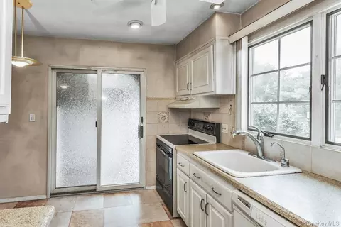Kitchen - 8 Gerhard Rd, Plainview, NY 11803 photo 2 of 3