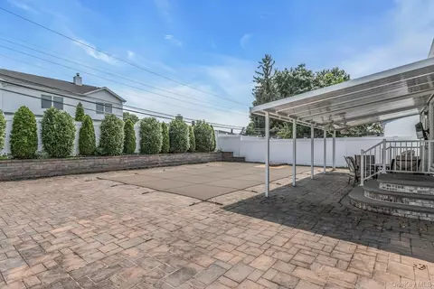 Exterior - 8 Gerhard Rd, Plainview, NY 11803 photo 3 of 4