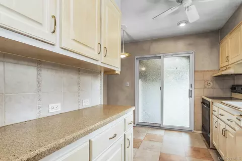 Kitchen - 8 Gerhard Rd, Plainview, NY 11803 photo 3 of 3