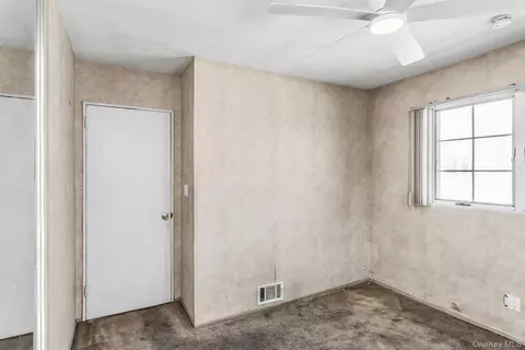 Bedroom - 8 Gerhard Rd, Plainview, NY 11803 photo 5 of 7