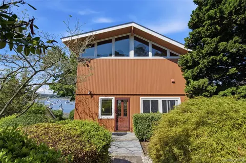 85 Bayview Ave, Northport, NY 11768